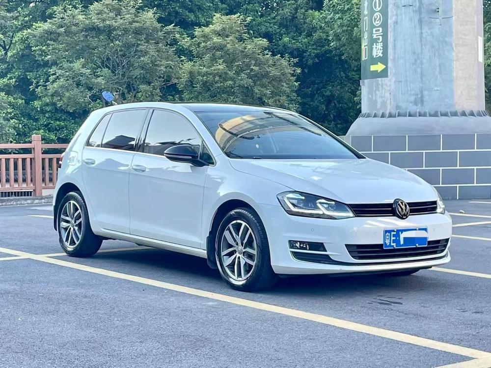 Volkswagen Golf 2017 — фото автомобиля