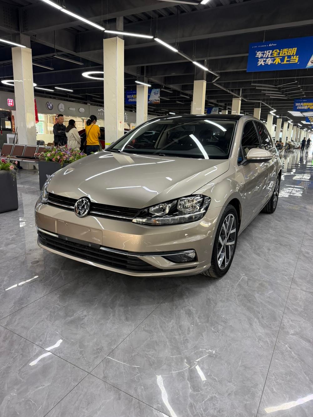 Volkswagen Golf 2020 — фото автомобиля