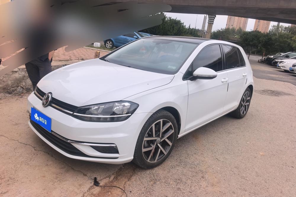 Volkswagen Golf 2019 — фото автомобиля