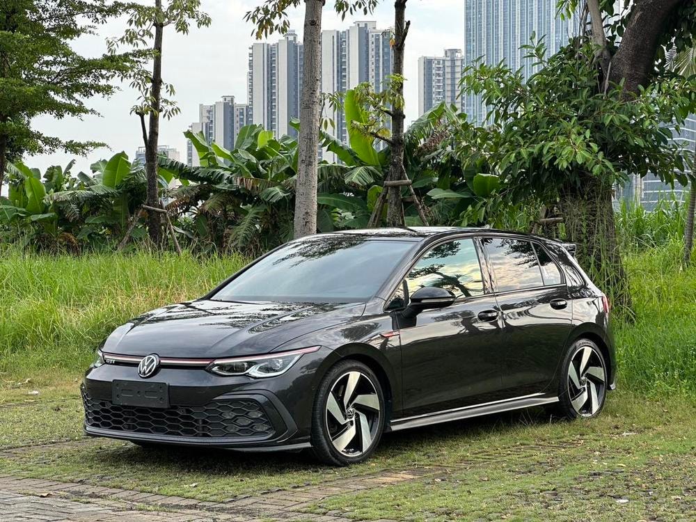 Volkswagen Golf GTI 2021 — фото автомобиля