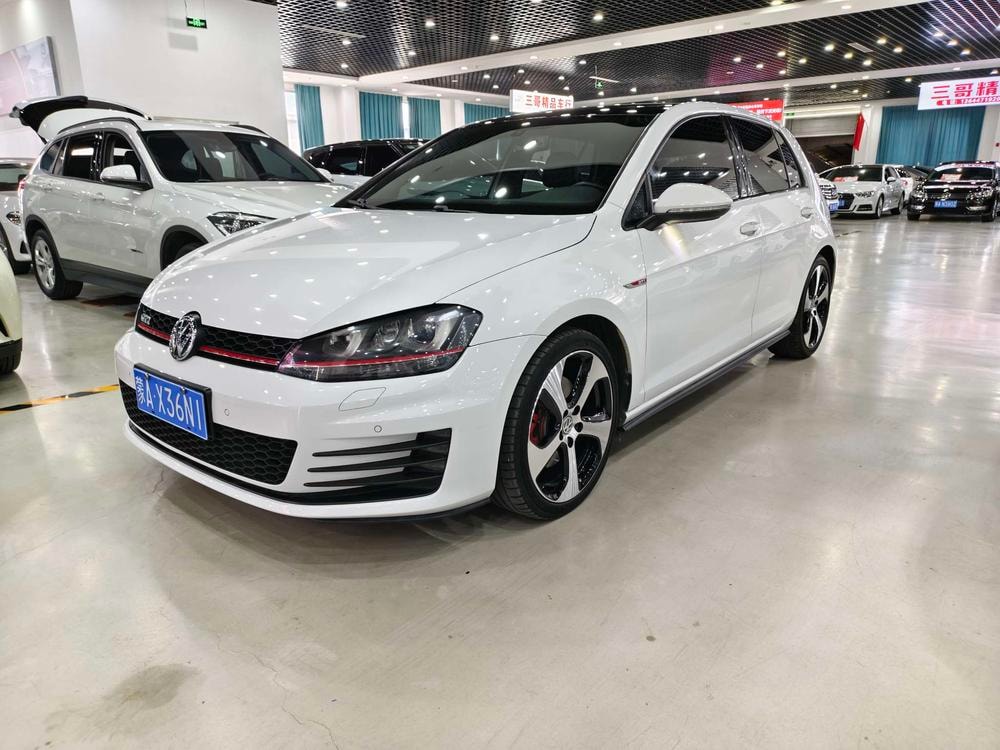 Volkswagen Golf GTI 2016 — фото автомобиля