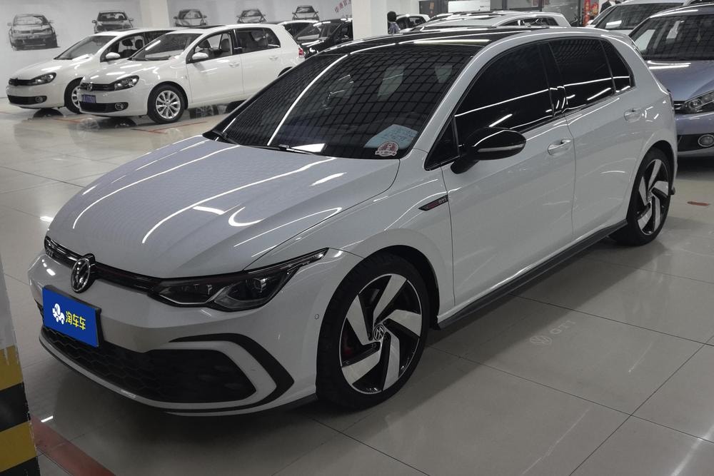 Volkswagen Golf GTI 2021 — фото автомобиля
