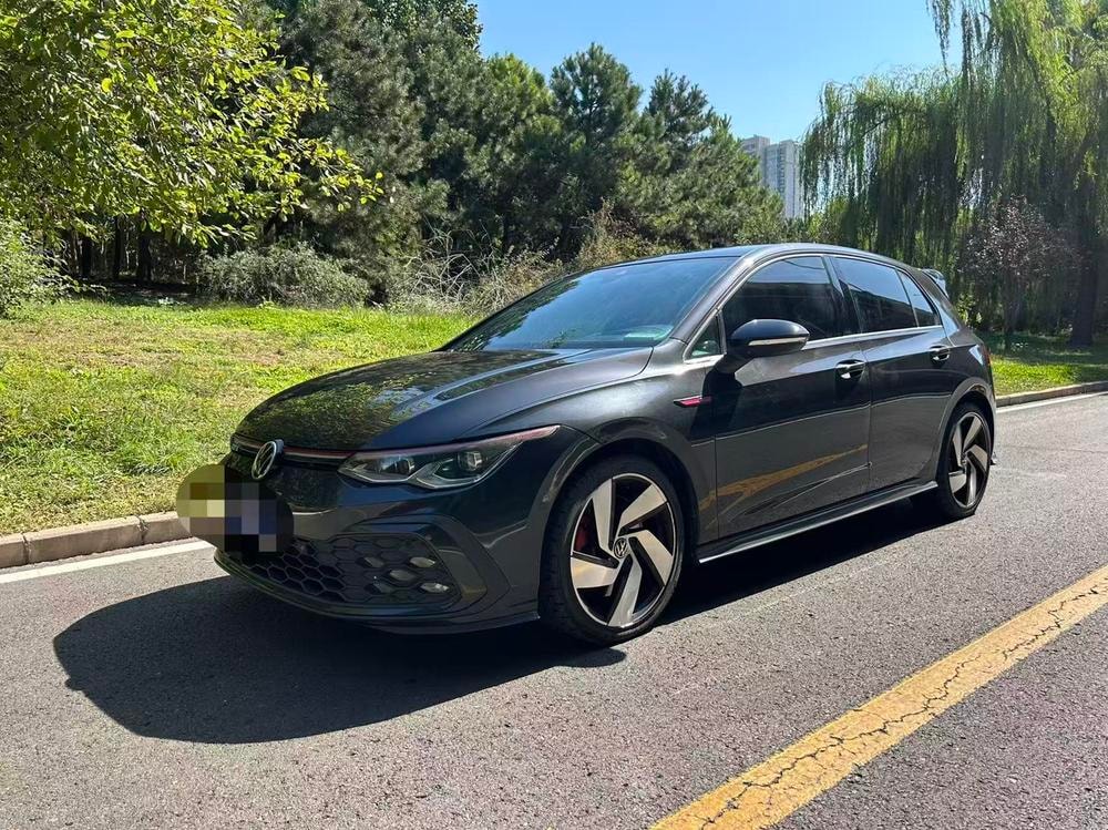 Volkswagen Golf GTI 2021 — фото автомобиля 1