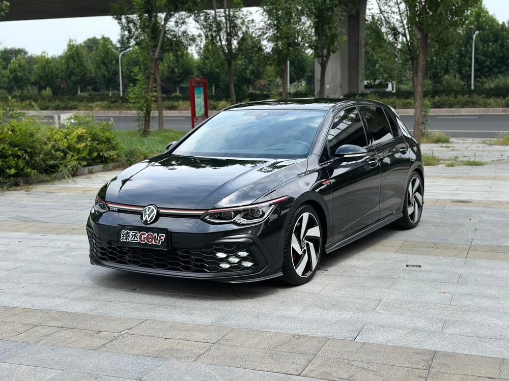Volkswagen Golf GTI 2021 — фото автомобиля 1