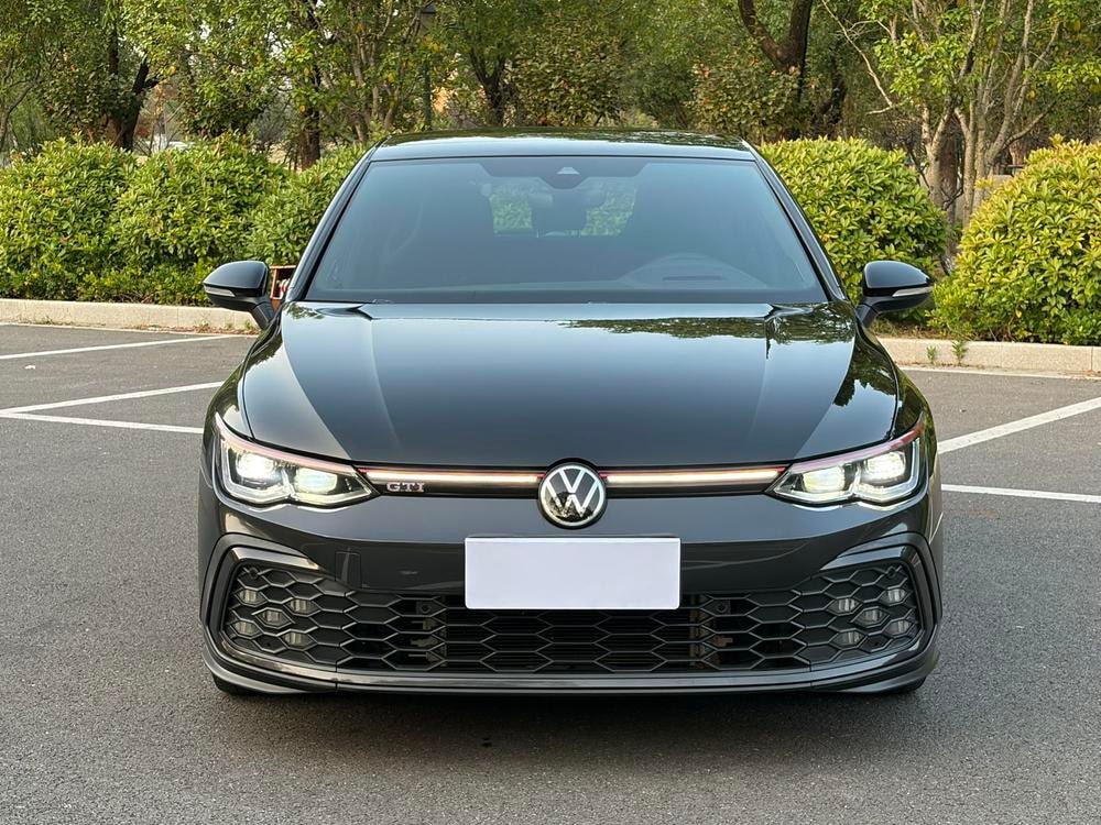 Volkswagen Golf GTI 2021 — фото автомобиля