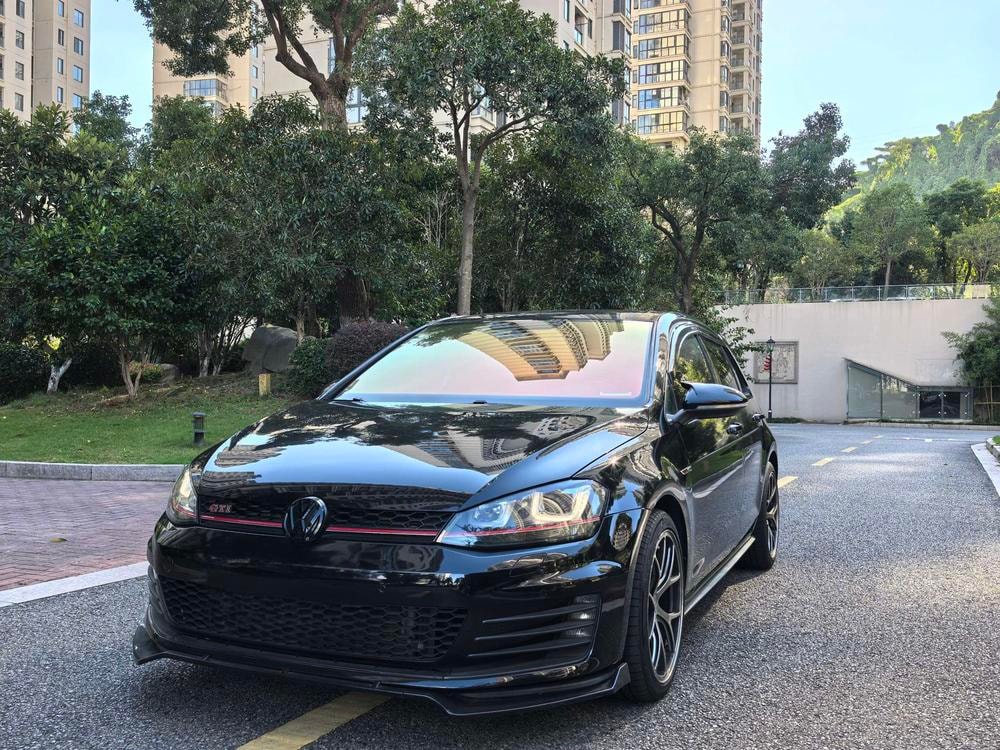 Volkswagen Golf GTI 2016 — фото автомобиля 1