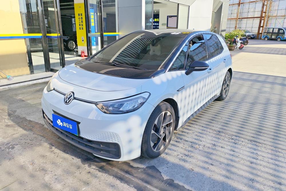 Volkswagen ID.3 2023 — фото автомобиля 1
