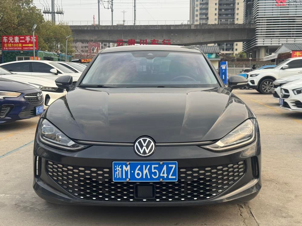 Volkswagen Lamando 2023 — фото автомобиля 1