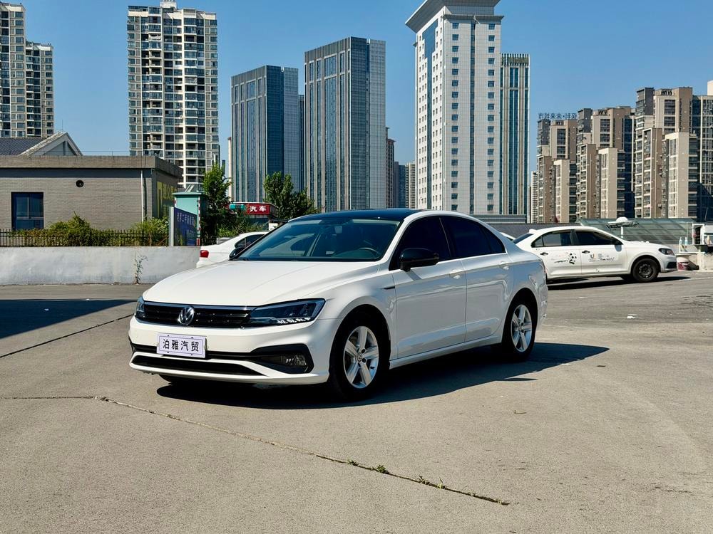 Volkswagen Lamando 2021 — фото автомобиля