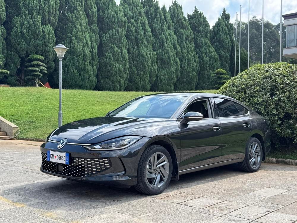 Volkswagen Lamando 2025 — фото автомобиля 1