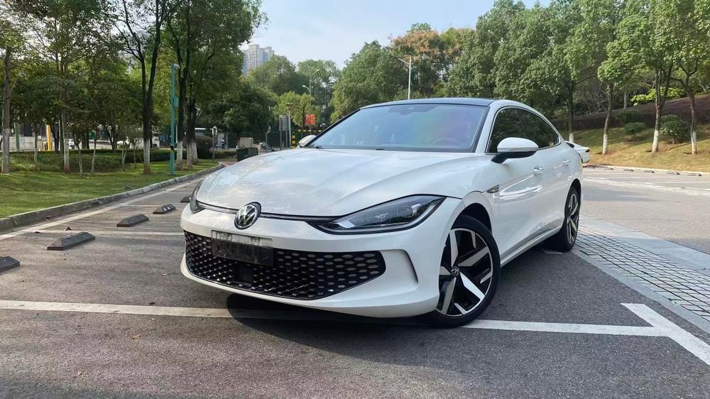 Volkswagen Lamando 2022 — фото автомобиля