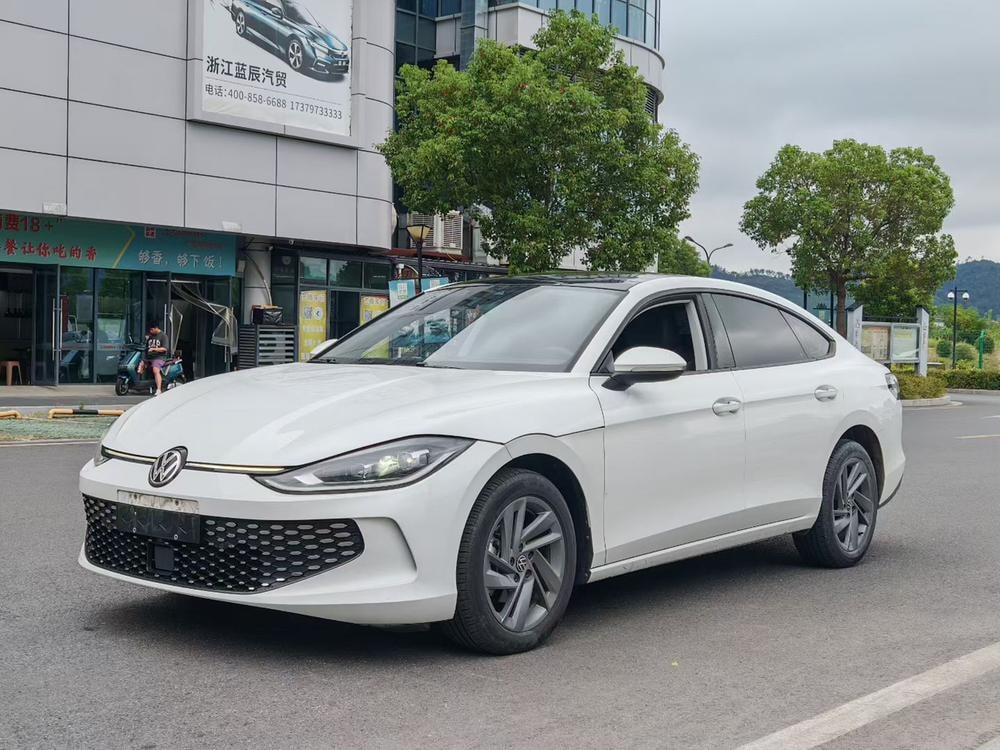 Volkswagen Lamando 2025 — фото автомобиля 1