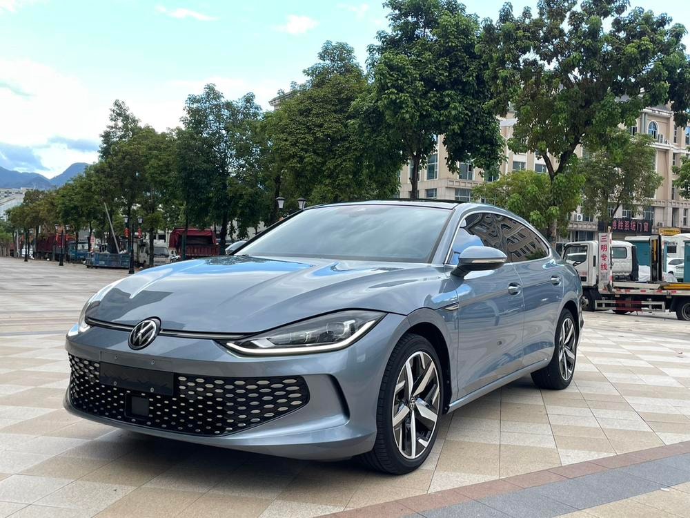 Volkswagen Lamando 2022 — фото автомобиля 1