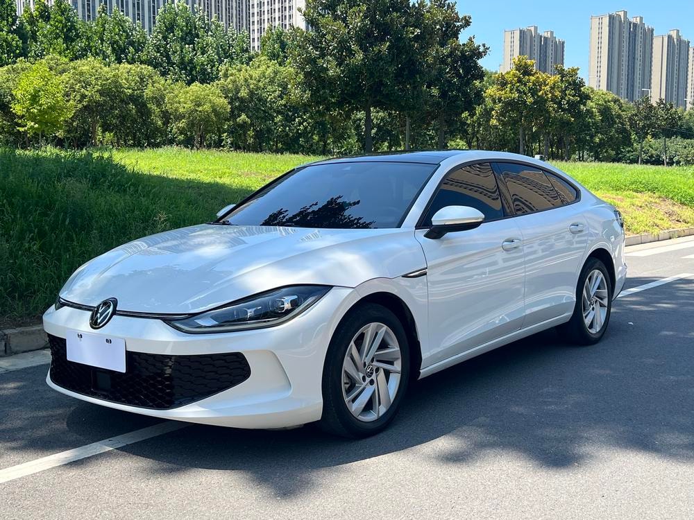 Volkswagen Lamando 2022 — фото автомобиля 1