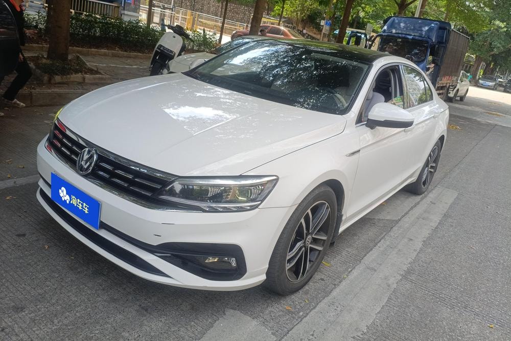 Volkswagen Lamando 2021 — фото автомобиля
