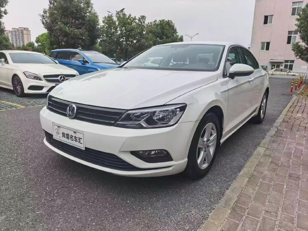 Volkswagen Lamando 2015 — фото автомобиля