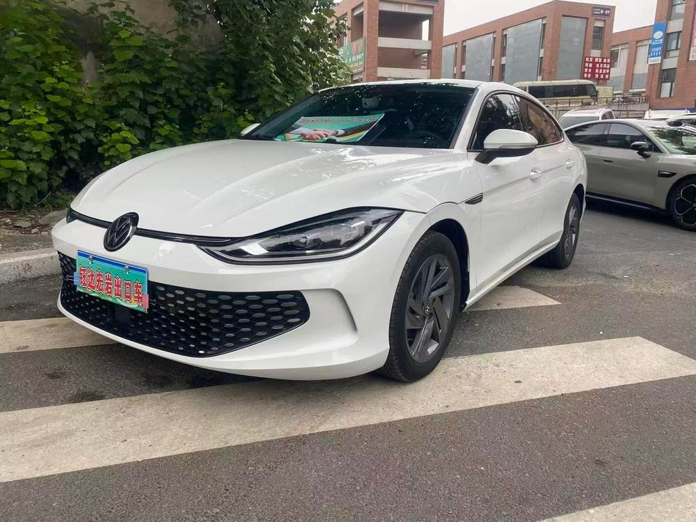 Volkswagen Lamando 2023 — фото автомобиля 1
