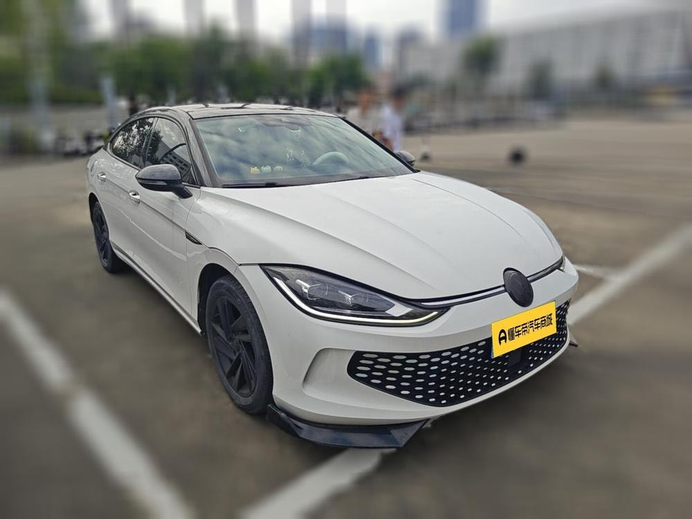 Volkswagen Lamando 2022 — фото автомобиля 1