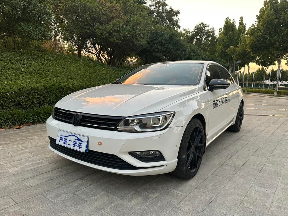 Volkswagen Lamando 2018 — фото автомобиля 1