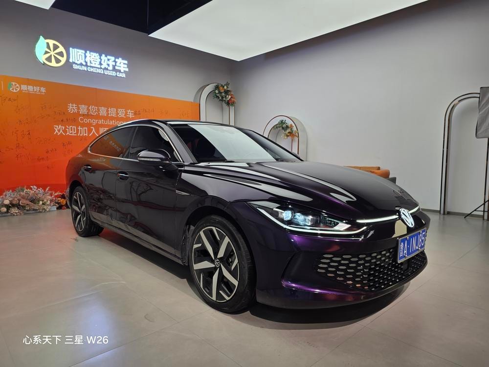 Volkswagen Lamando 2023 — фото автомобиля 1