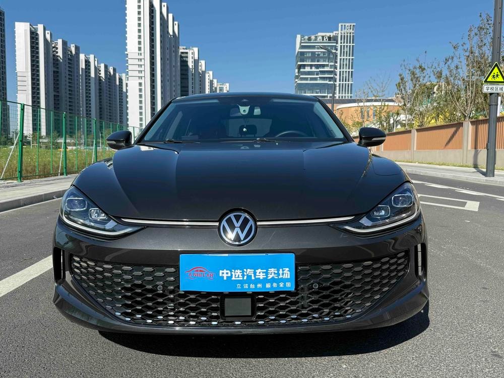 Volkswagen Lamando 2023 — фото автомобиля 1