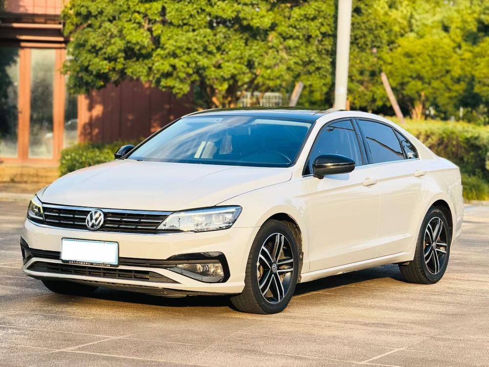 Volkswagen Lamando 2019 — фото автомобиля 1