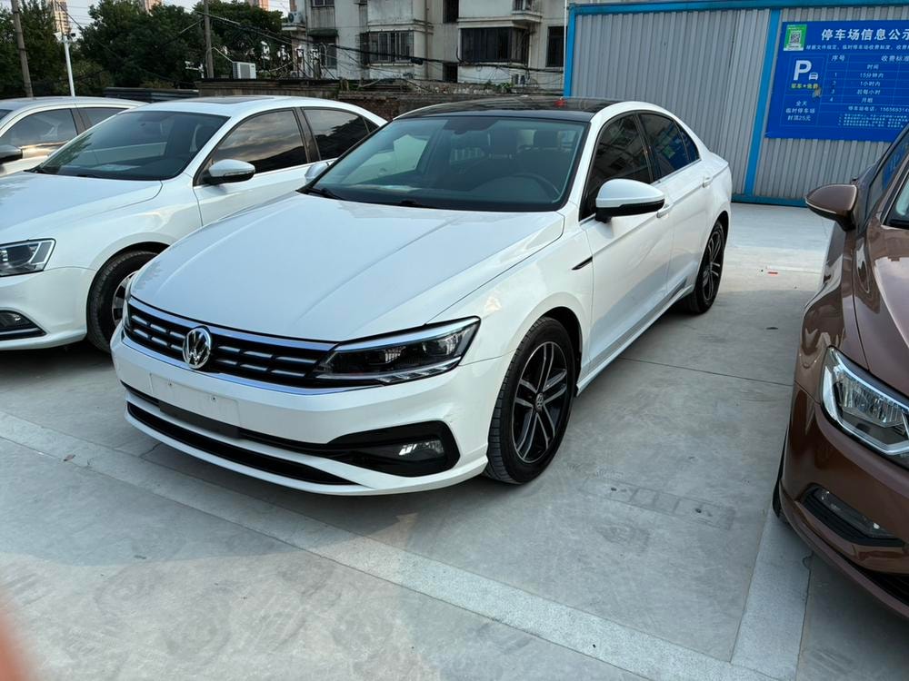 Volkswagen Lamando 2019 — фото автомобиля