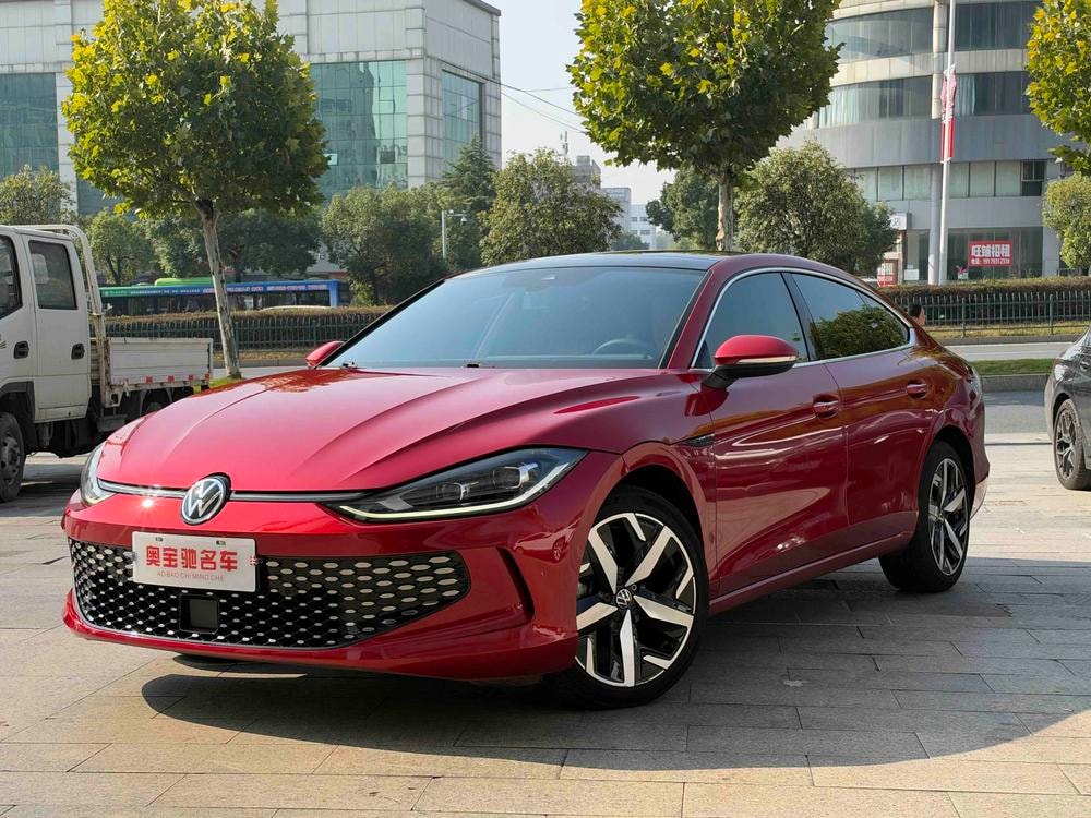 Volkswagen Lamando 2022 — фото автомобиля 1