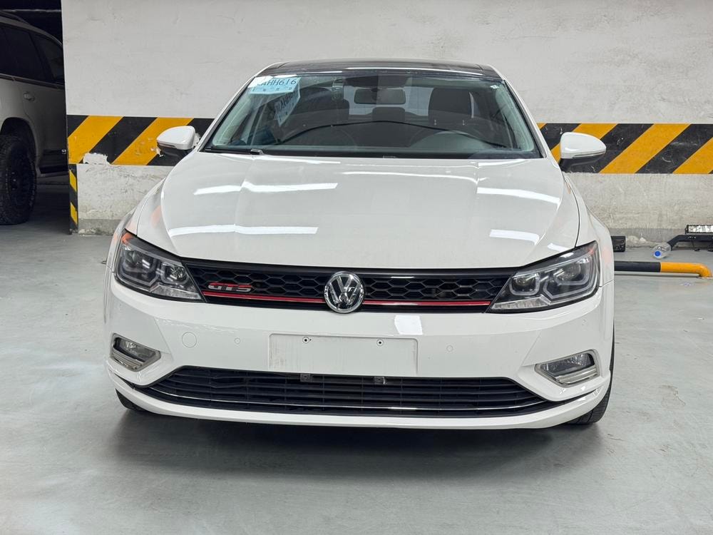 Volkswagen Lamando 2015 — фото автомобиля