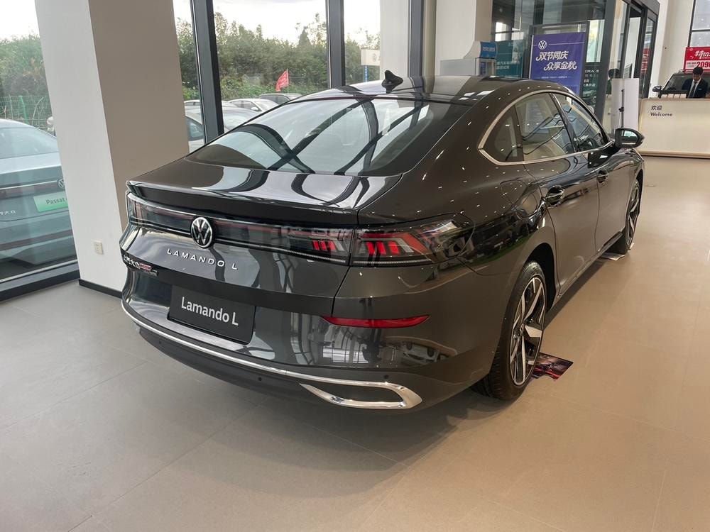 Volkswagen Lamando 2025 — фото автомобиля