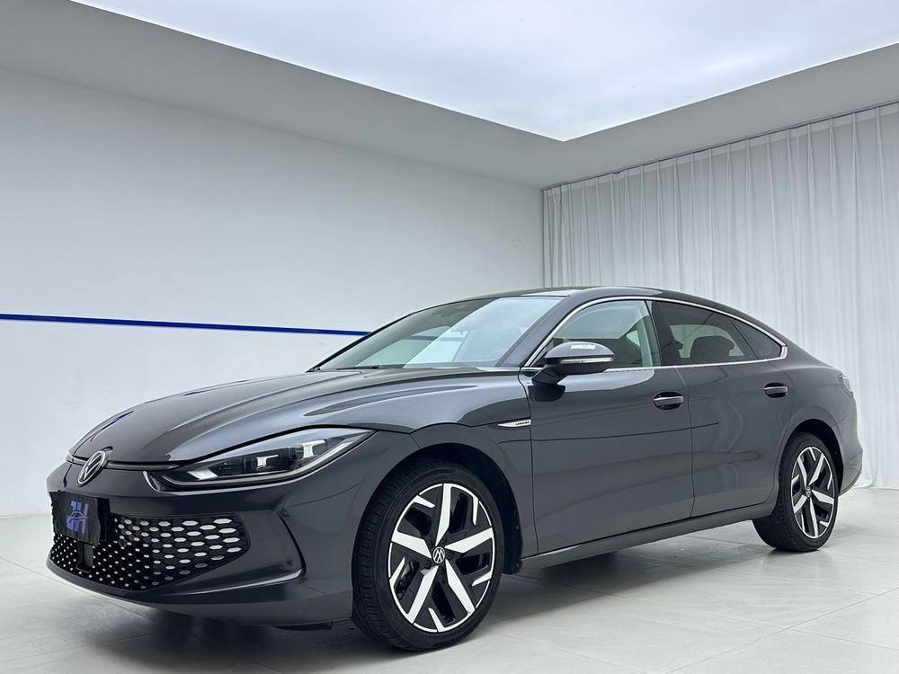 Volkswagen Lamando 2023 — фото автомобиля