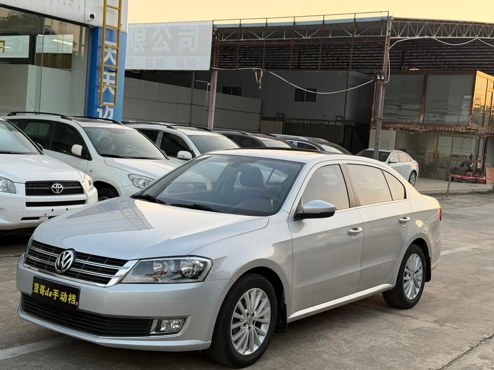 Volkswagen Lavida 2013 — фото автомобиля