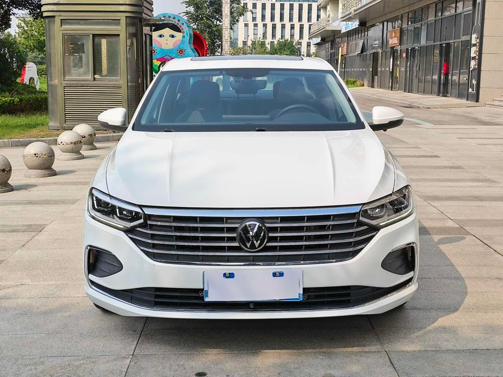 Volkswagen Lavida 2023 — фото автомобиля 1