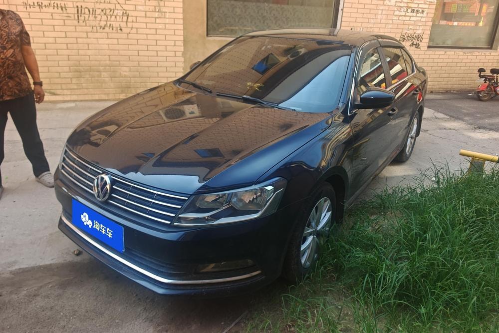 Volkswagen Lavida 2015 — фото автомобиля