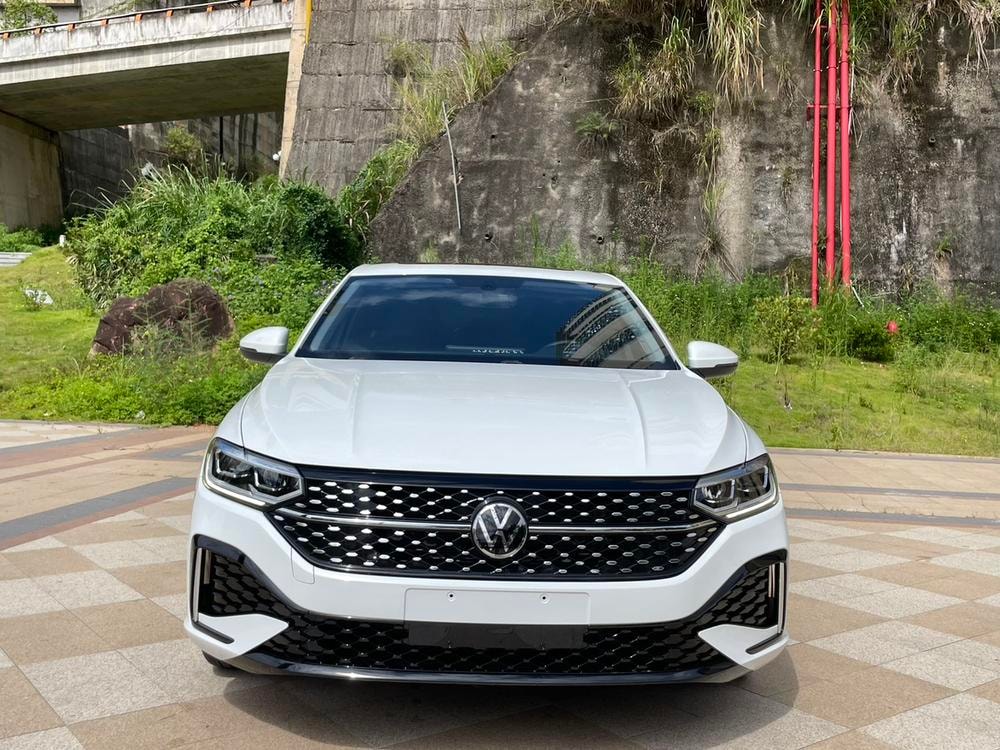Volkswagen Lavida 2023 — фото автомобиля 1