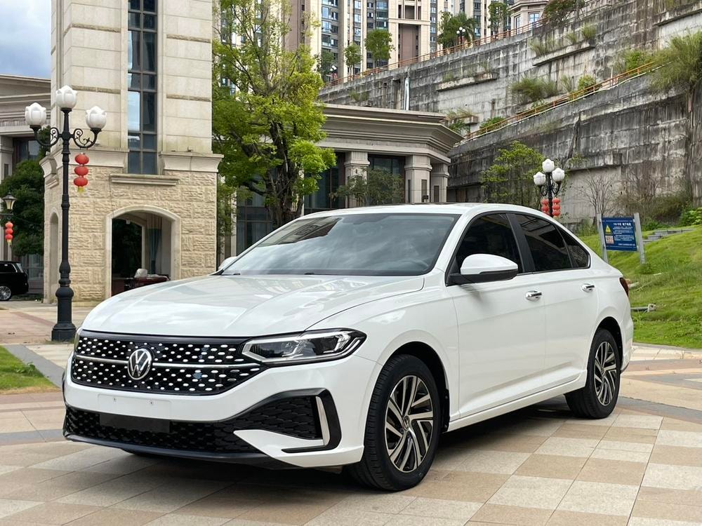 Volkswagen Lavida 2023 — фото автомобиля 1