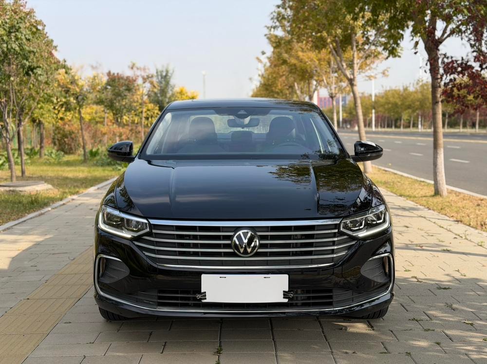 Volkswagen Lavida 2023 — фото автомобиля 1