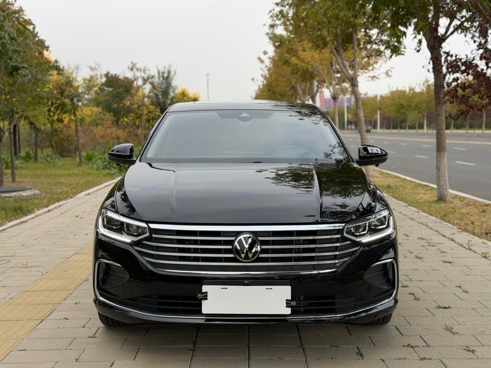 Volkswagen Lavida 2023 — фото автомобиля 1