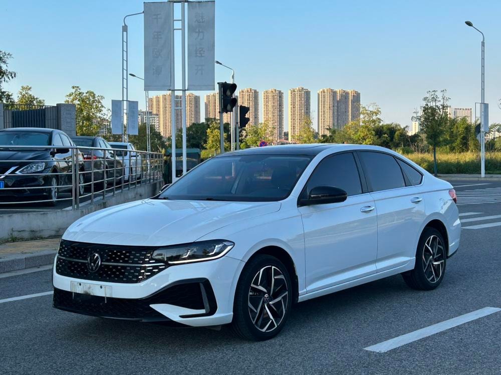 Volkswagen Lavida 2023 — фото автомобиля 1