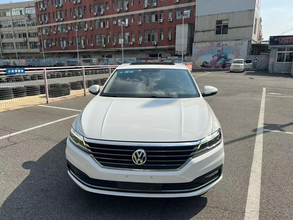 Volkswagen Lavida 2018 — фото автомобиля 1