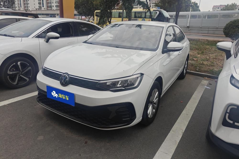 Volkswagen Lavida 2023 — фото автомобиля 1