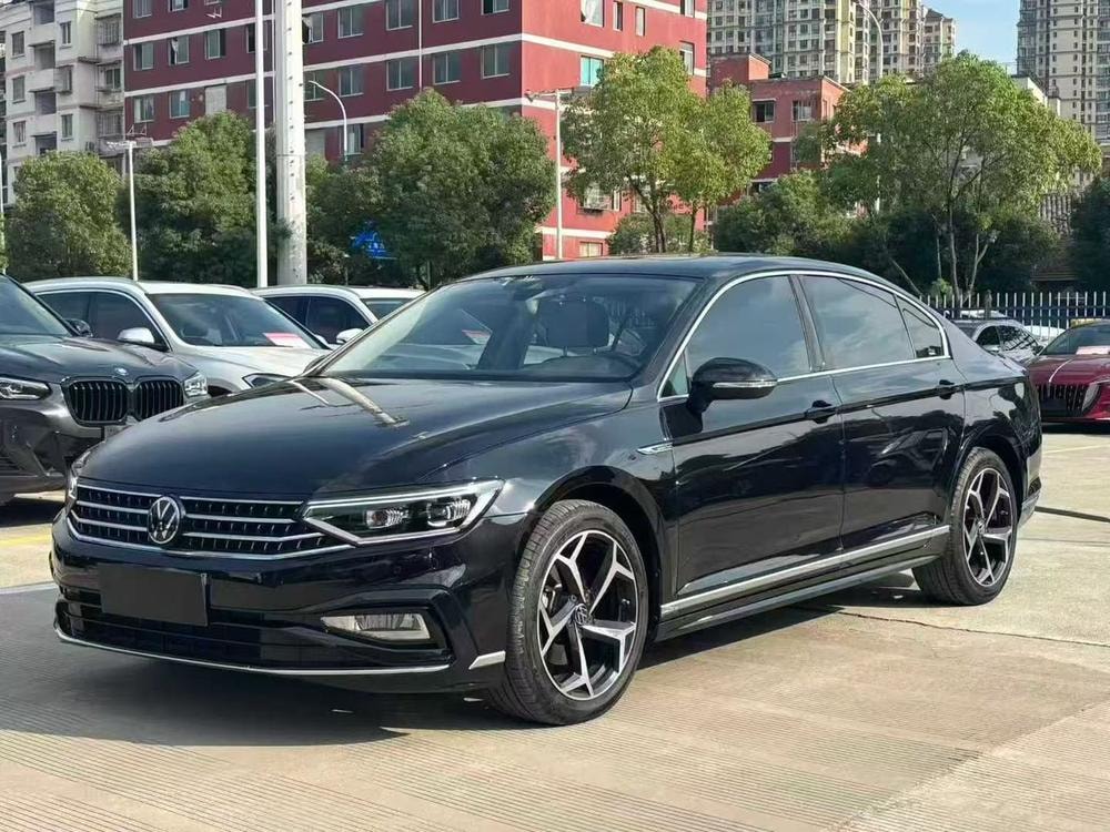 Volkswagen Magotan 2023 — фото автомобиля