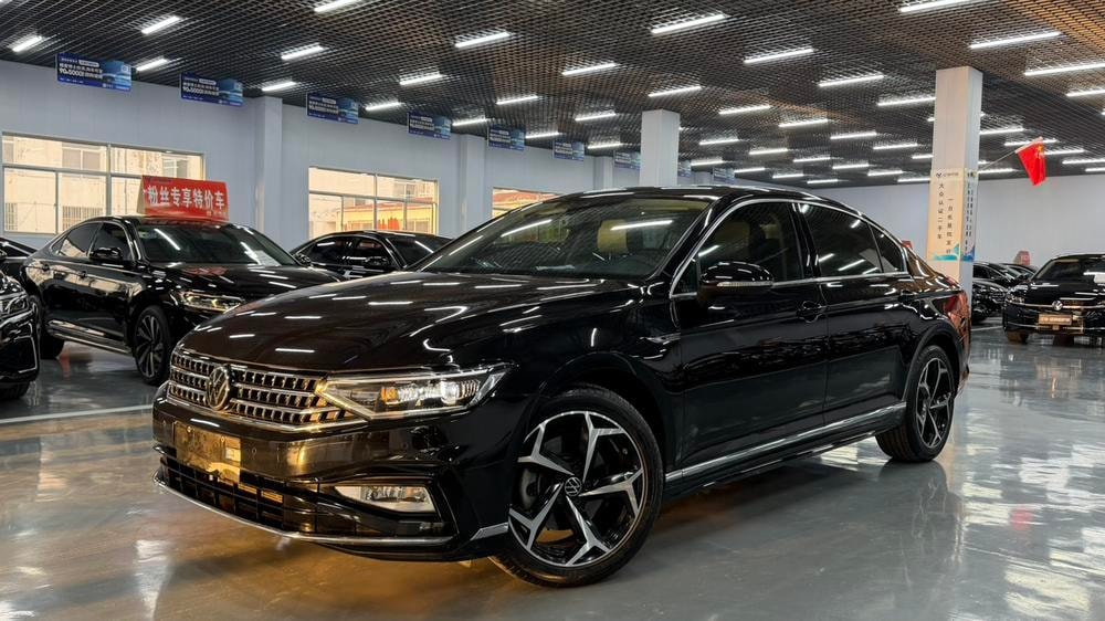Volkswagen Magotan 2024 — фото автомобиля 1