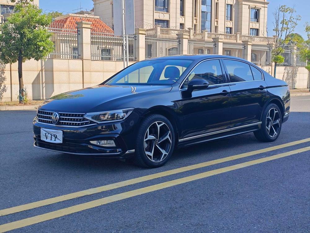 Volkswagen Magotan 2023 — фото автомобиля