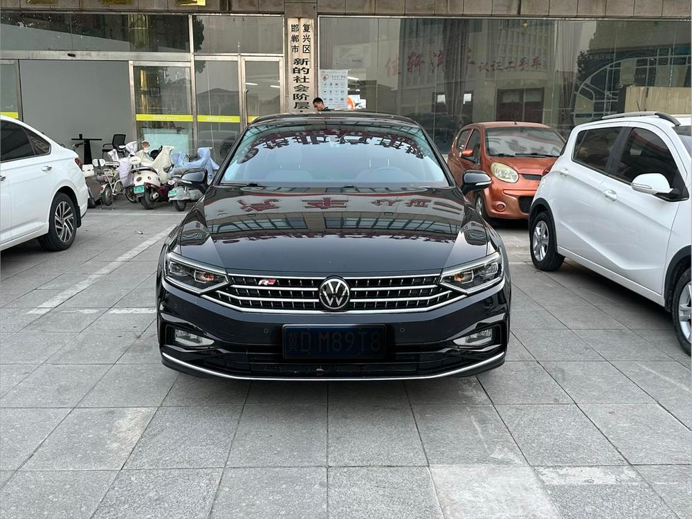 Volkswagen Magotan 2023 — фото автомобиля 1