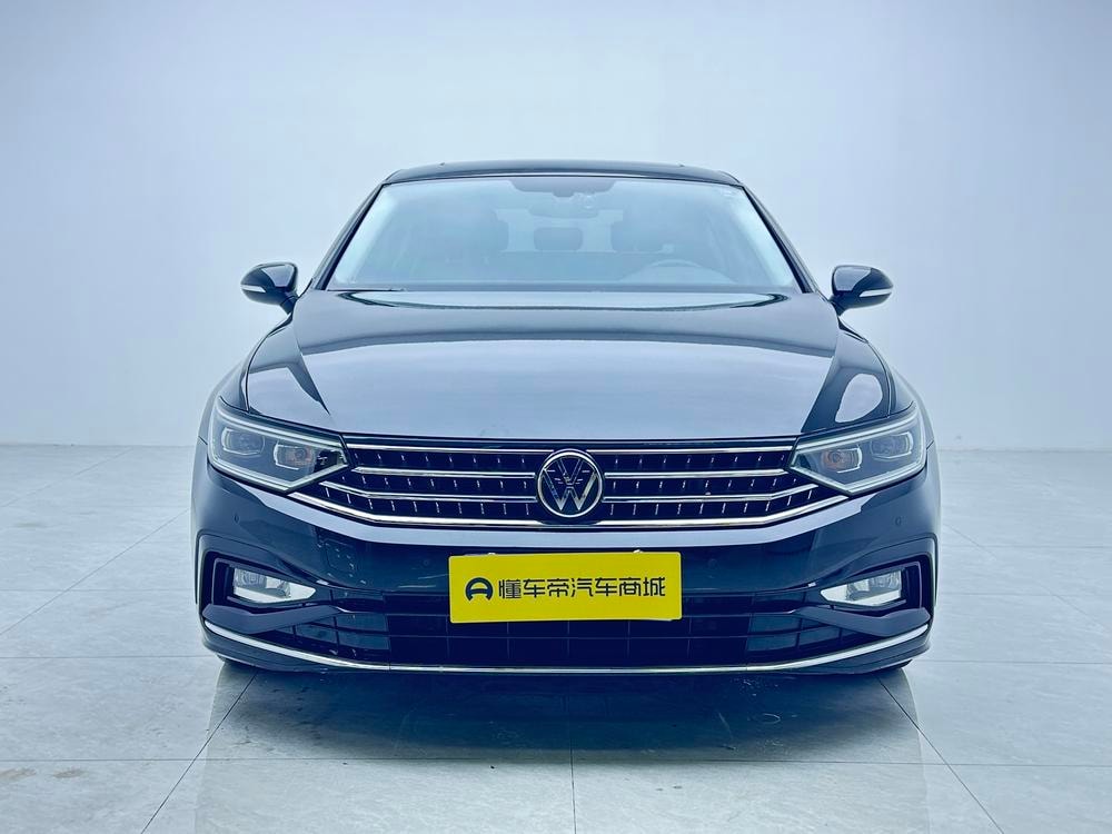 Volkswagen Magotan 2023 — фото автомобиля 1