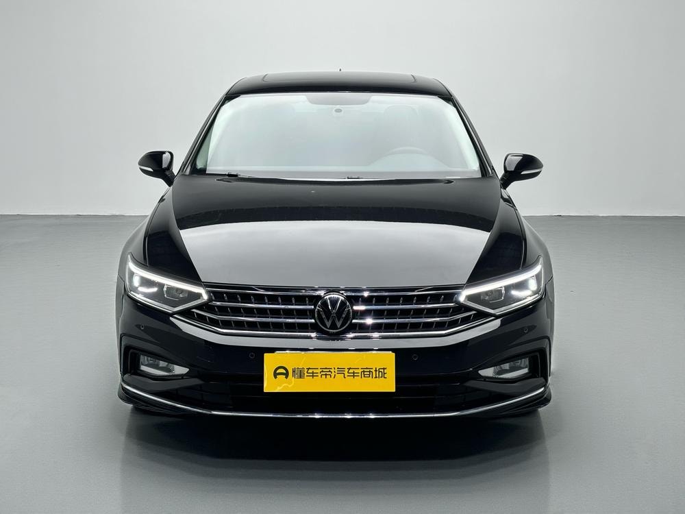 Volkswagen Magotan 2023 — фото автомобиля