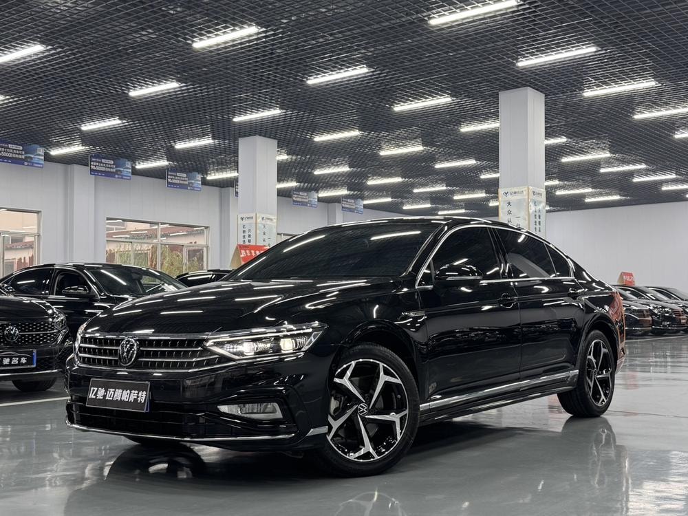 Volkswagen Magotan 2023 — фото автомобиля