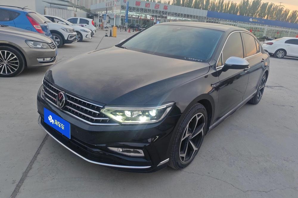 Volkswagen Magotan 2023 — фото автомобиля
