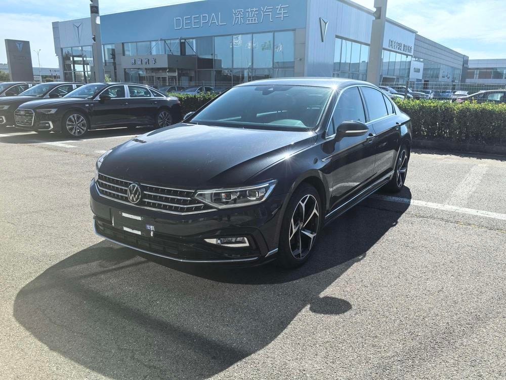 Volkswagen Magotan 2023 — фото автомобиля